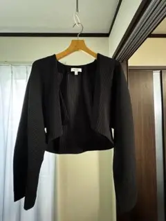 COS ブラック クロップドカーディガン