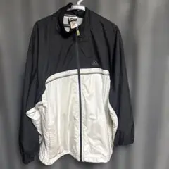 adidas スポーツウェア