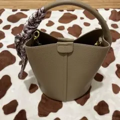 ベージュ バケツ型ハンドバッグ