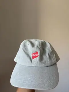 Hanes グレー キャップ 赤ロゴ