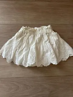 アイボリー レース付きフリルスカート　70センチ