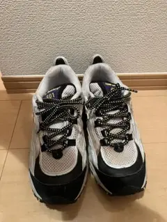 白 スニーカー