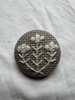 ＊ お花の刺繍ブローチ ハンドメイド ＊