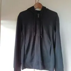 ユニクロ　UVカットパーカー　フルジップ パーカー　UNIQLO　ブラック　黒
