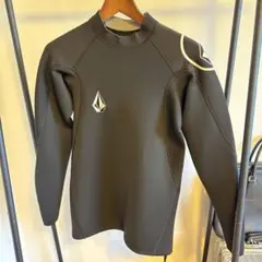 VOLCOM ブラック タッパー