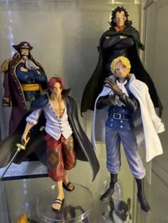 ワンピース 革命軍 シャンクス　ロジャー　フィギュアセット 4体
