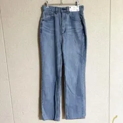 【新品未使用・タグ付き】GU ハイウエストストレートジーンズ Sサイズ　値下げ
