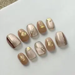 グレージュマグネットとゴールドの上品ニュアンスネイルチップ＋専用シール1枚