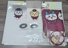 ちいかわ　阪急　缶バッジ　アクスタ　巾着