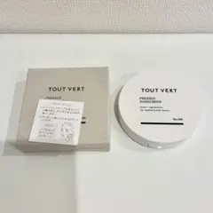 TOUT VERT トゥベール 薬用プレストサンスクリーン 日焼け止めパウダーのサムネイル