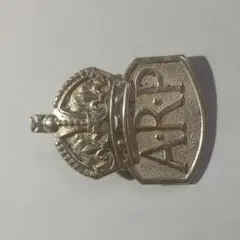 MB OX JEWELRY ピンバッジ 白 叩き加工 - メルカリ