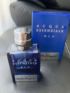 フェラガモ　⭐︎ 香水　 ACQUA ESSENZIALE BLUのサムネイル