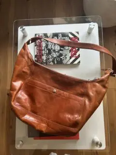 レザーショルダーバッグ