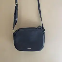 niko and... ブラック ショルダーバッグ