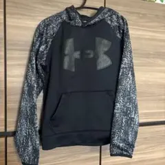 Under Armour フード付きパーカー 黒/グレー