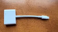 Apple 純正　A1438