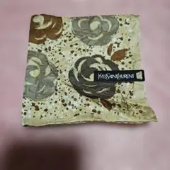Yves Saint Laurent バラ柄スカーフ