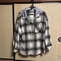 フード付きチェック柄シャツ
