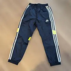adidas ネイビー ナイロンパンツ　ジュニア150サイズ