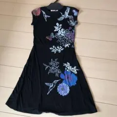 美品　デシグアルワンピース