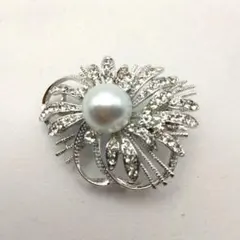 エレガント 白パールクリスタル ブローチ　ラインストーン