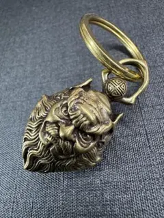 木彫り 獅噛 キーホルダー - メルカリ