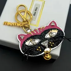 miu miuミュウミュウねこモチーフビジュー付きキーチャーム - メルカリ