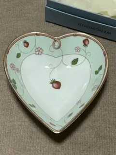 ウェッジウッド　ワイルドストロベリー　ハート型プレート