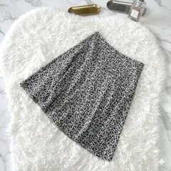 上品❤️ESPIE エスピエ 総柄 台形スカート 40 L グレー ホワイト 膝丈
