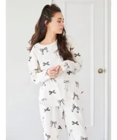 新品タグ付き　上下セット　ジェラートピケ　リボン柄　ふわもこ　ルームウェア 2025年最新】ジェラートピケ リボン柄 ルームウェアの人気