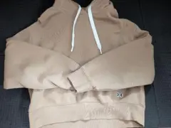 Under Armour ベージュ クロップドパーカー ウィメンズMSize