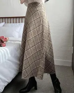 ベージュ系チェック柄フレアスカート