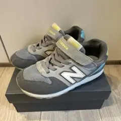 New Balance スニーカー グレー/イエロー