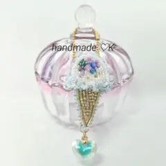 [NO.36]ビーズ刺繍ブローチ/アイス/ブルー/ハンドメイド/キーホルダー