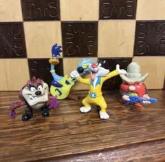ルーニーテューンズ　Looney Tunes フィギュア 4体セット
