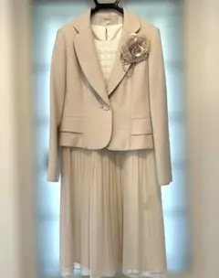東京ソワール rifaane 3点スーツ 11号 セレモニー　ベージュ　ラメ