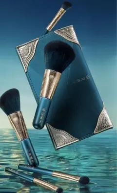 花西子 ファーシーズ フローラシス メイクブラシ ミャオ族 羽扇絹雲 メイクブラシ（WEB限定） | 花西子Florasis