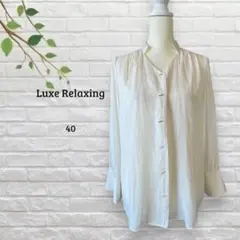 ラックスリラクシング　Luxe Relaxing　ギャザー入り　シャツブラウスのサムネイル
