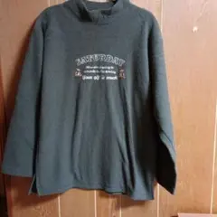 SATURDAY刺繍入りダークグリーントレーナー