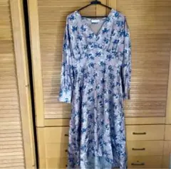 クリアインプレッション　花柄ロングワンピースのサムネイル