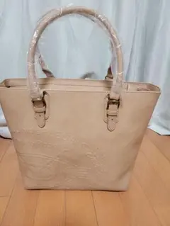メゾンドフルール プチローブカノン エンボスロゴトートバッグ 神田 