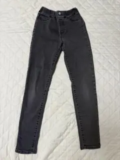 GU ダークグレー スキニーパンツ　150