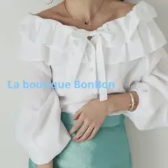 La boutique BonBonリボンフレアスリーブブラウス - メルカリ