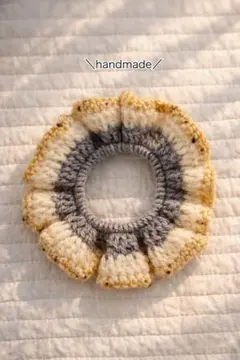 ハンドメイド　ニットシュシュ