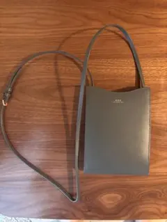 【写真要確認】A.P.C. レザー ショルダーバッグ グレーのサムネイル