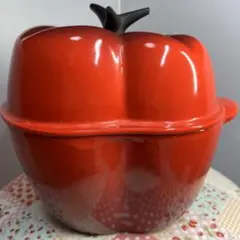 ル・クルーゼ　鋳物　鍋　パプリカ　野菜鍋　廃盤レア ル・クルーゼ 鋳物 鍋 パプリカ 野菜鍋 廃盤レア LE CREUSET（鍋