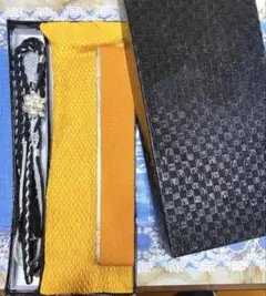 【美品】振袖小物３点セット 飾り(パール)付帯締め・帯揚げ・重衿 黒 黄 成人式