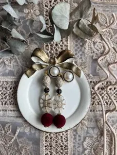 ハンドメイド／フラワー／ヴィンテージ風／ボルドー イヤリング