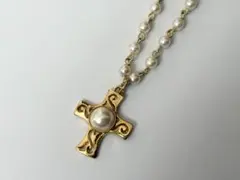 クロスモチーフ　パールネックレス