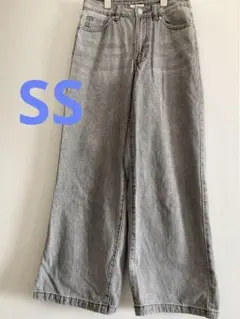 デニムパンツ　ジーンズ　SS グレー　レディース